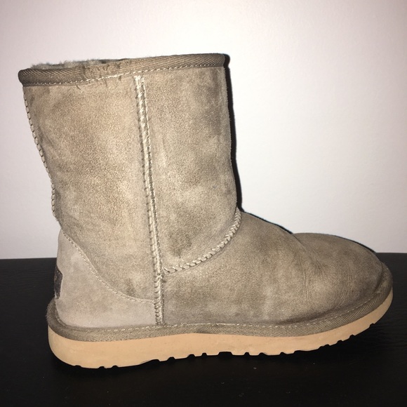 Ugg Classic Boots - Picture 3 of 6